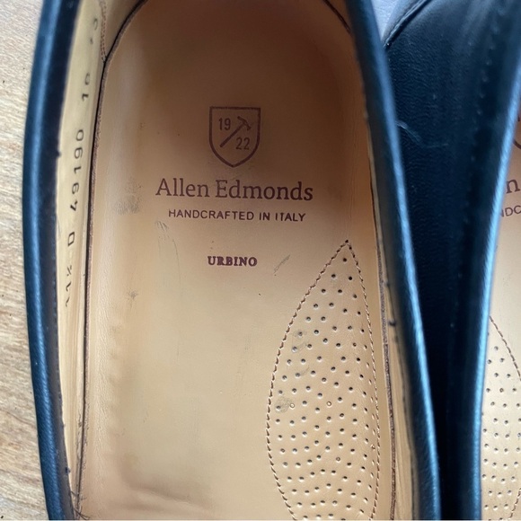 Allen Edmonds Classic Black Leather Tassel Slip-On Loafers Urbino size 11.5 D main image 11